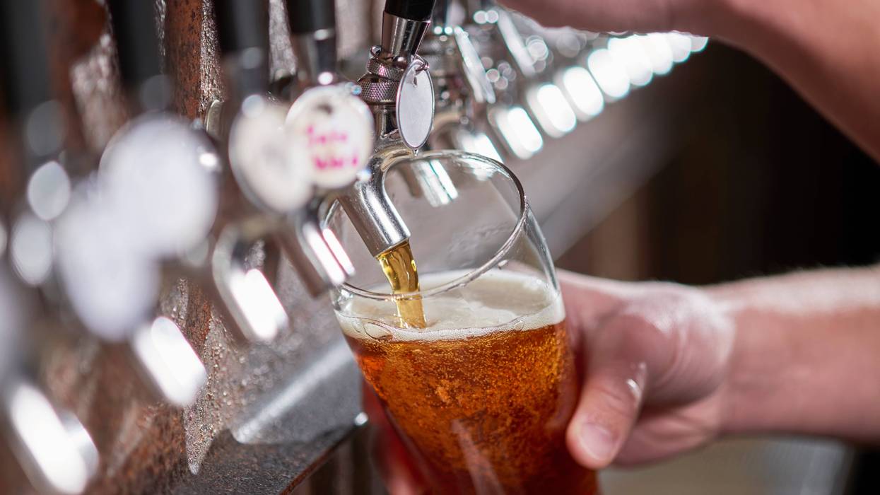 Pouring draught beer