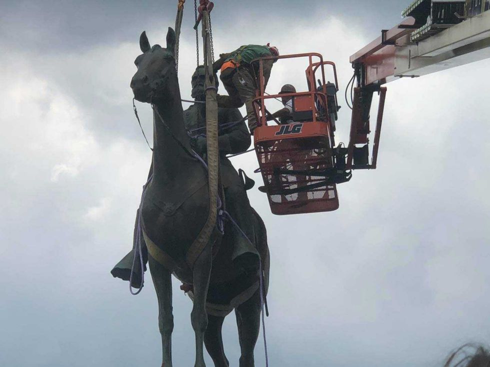 Stoney Orders Immediate Removal of Confederate Monuments