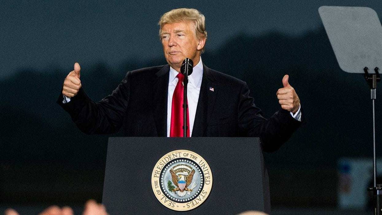 President_Trump_Thumbs_Up