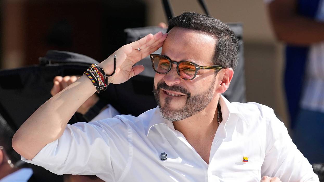 Pro-Trump candidate pulls ahead in Colombia presidential vote as ruling party sows doubt in results
