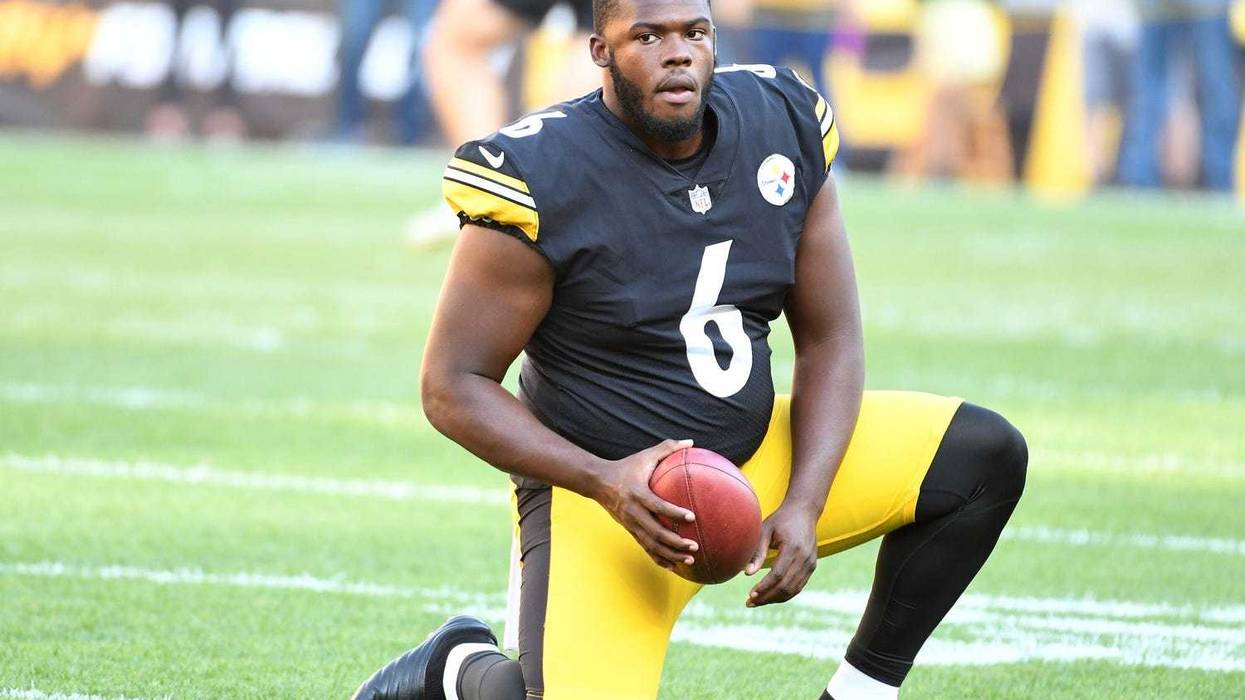 Pressley Harvin before a game