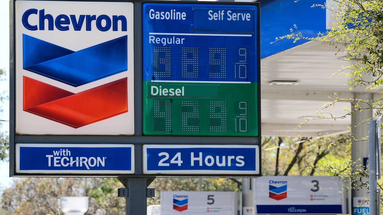 US drivers see gas prices jump to their highest level since 2023 as the Iran war drags on