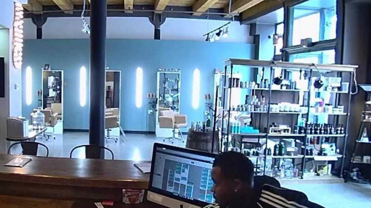Printers Row salon robbed while stylist cut hair