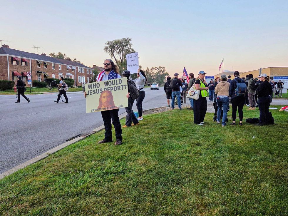 Protesters outside Broadview ICE facility