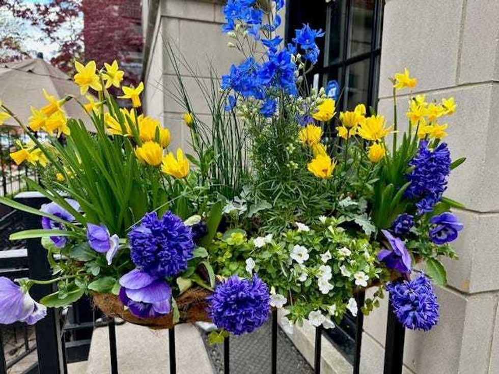 railing flower planter