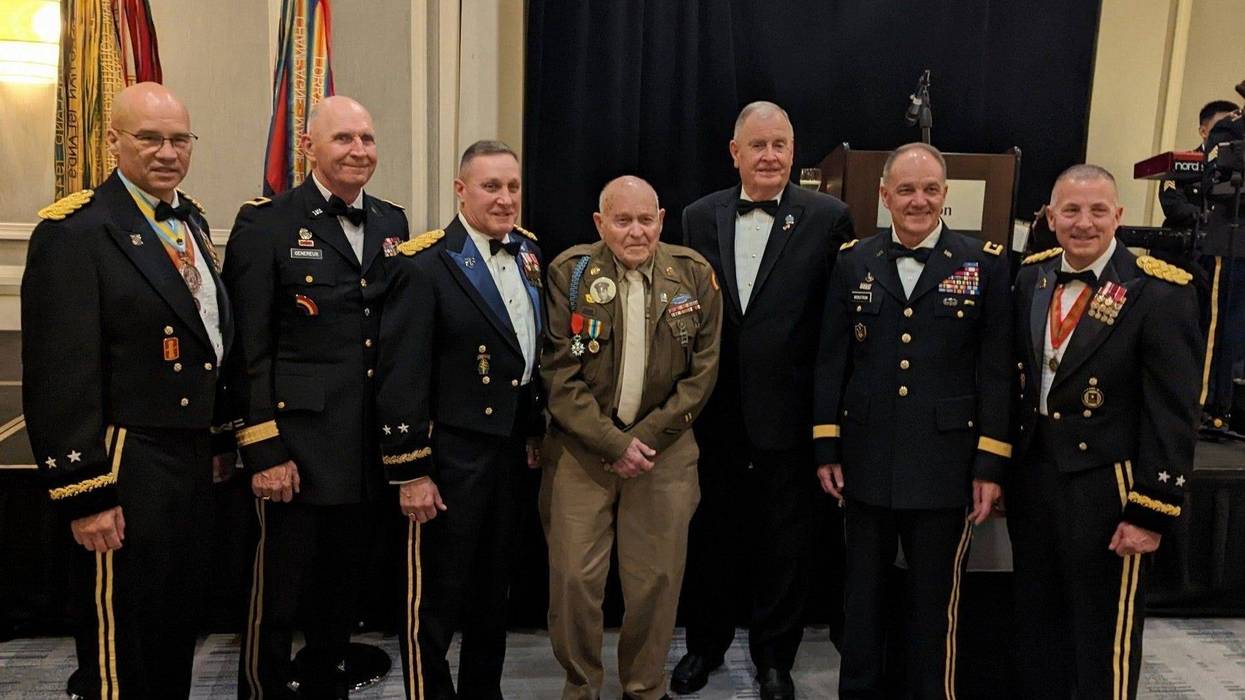 Rainbow Division WWII veteran tells war stories to the latest generation