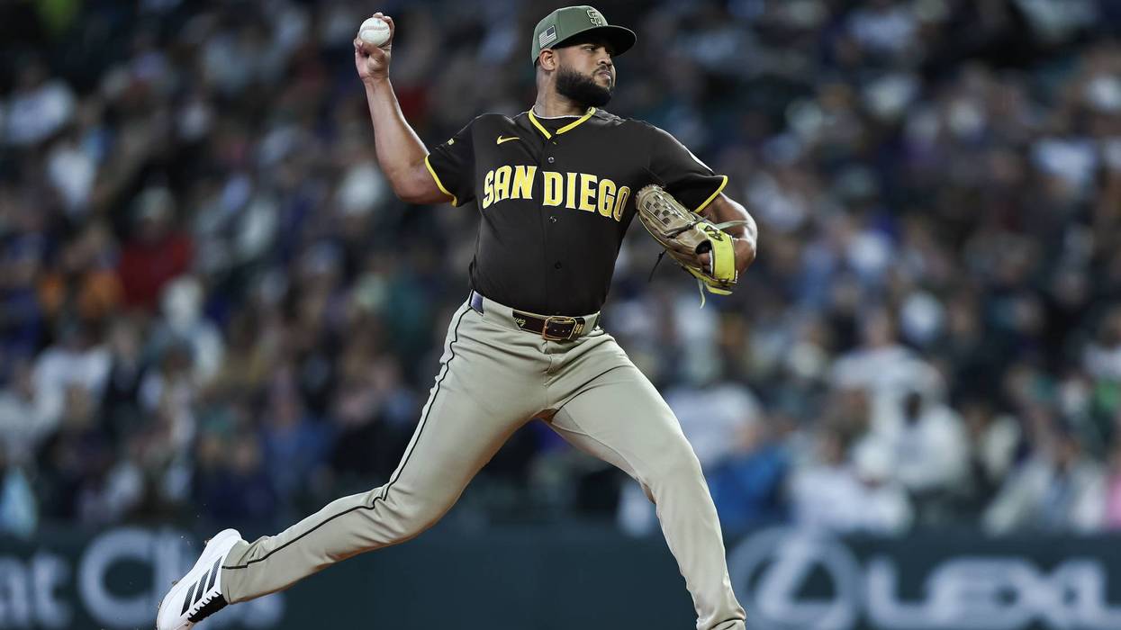 Vasquez twirls a gem in Seattle to beat Mariners 2-0