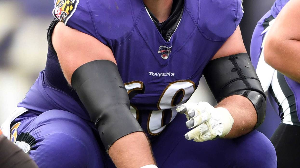 Ravens Center Matt Skura under-center