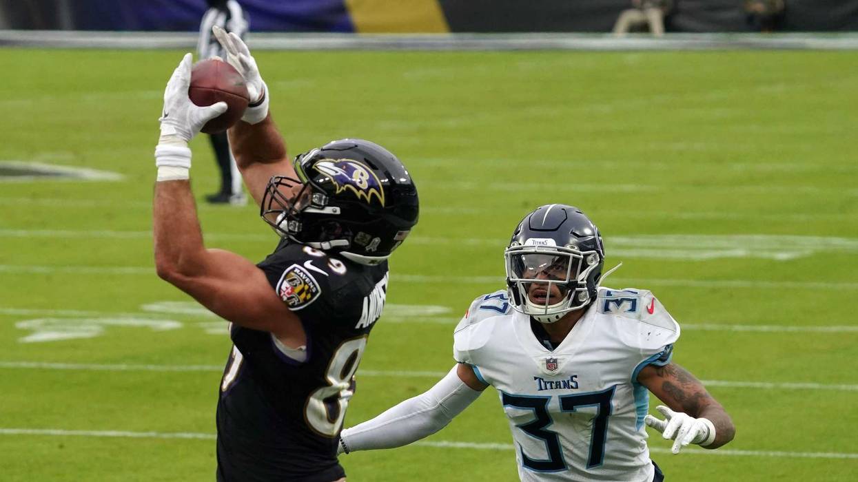 Ravens TE Mark Andrews catches a TD pass against the Titans during Balitmore's 30-24 loss to the Tennessee Titans.