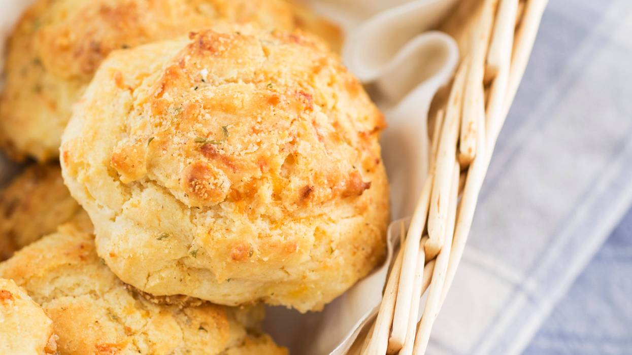 Red Lobster is offering cheddar biscuits for Valentines Day.