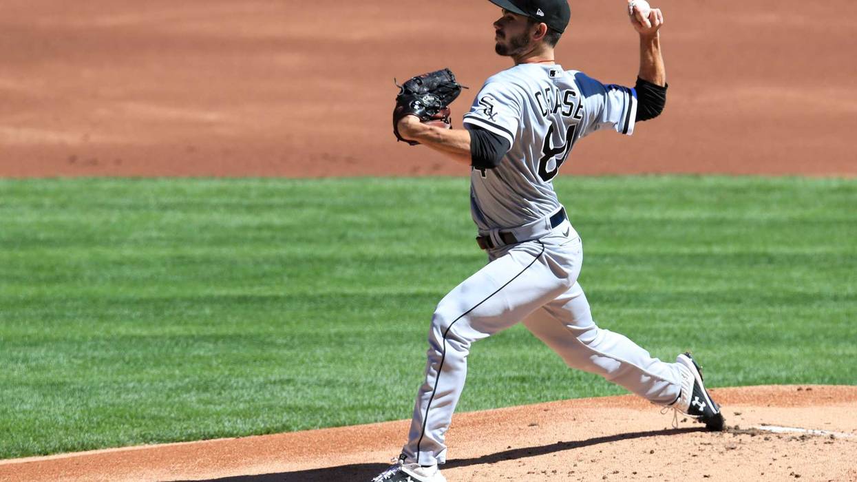 Reds cash in on White Sox control woes for 7-3 victory