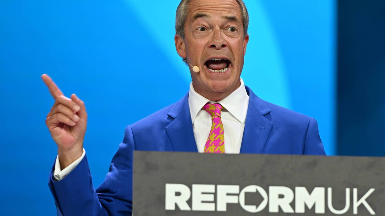 REINO UNIDO-FARAGE-ATAQUE
