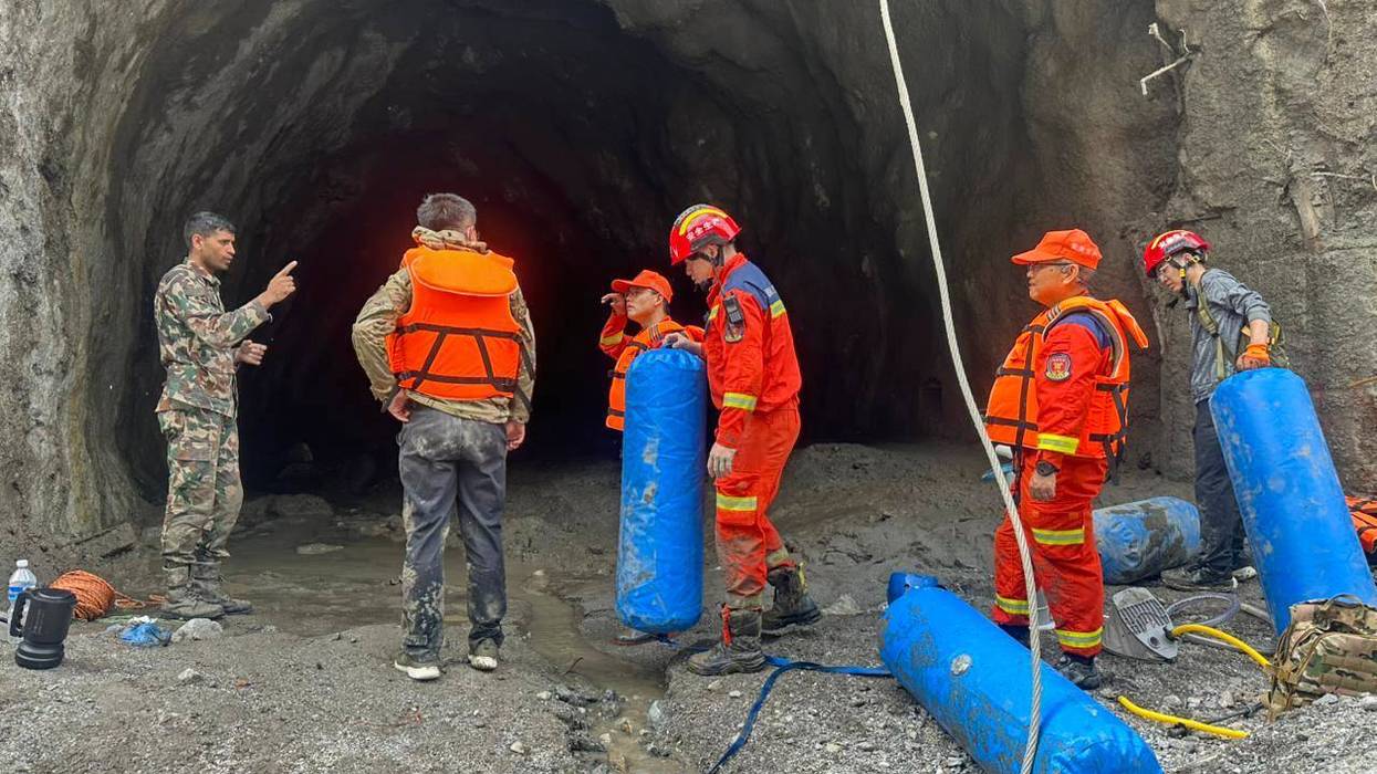 REP-GEN NEPAL-TÚNEL-RESCATE-AP EXPLICA
