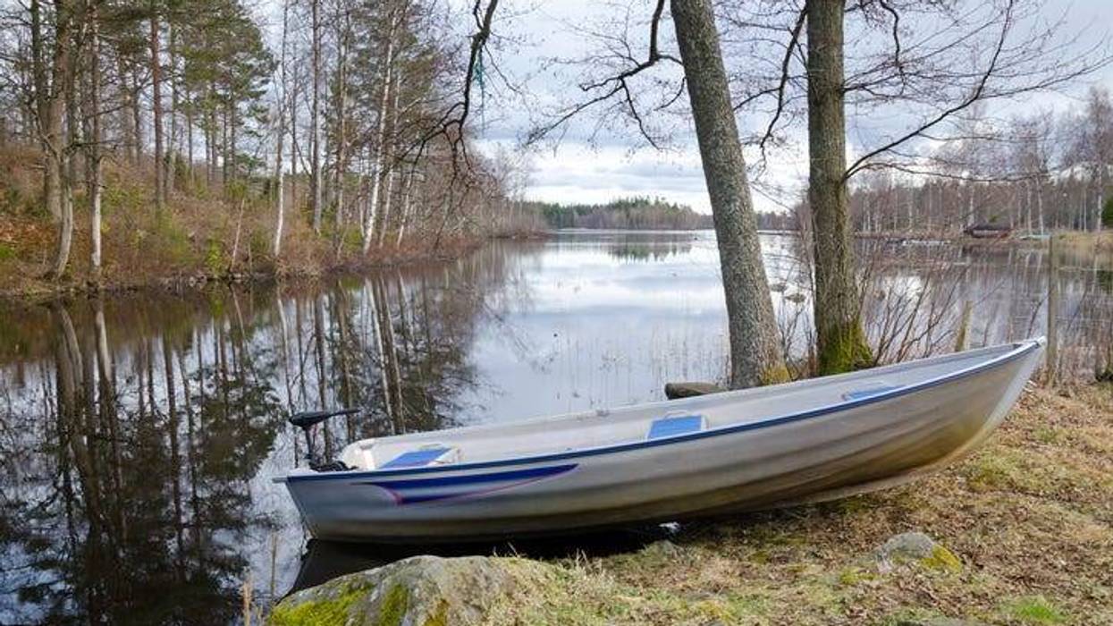 Rescue effort becomes recovery mission as divers search mid-Michigan river for 26-year-old boater from Saginaw County