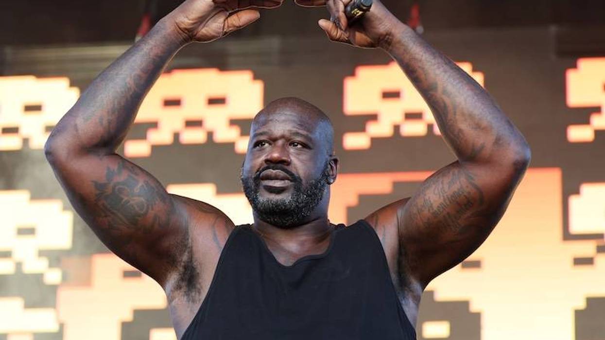 Shaquille O’Neal spotted driving his ’64 Impala car boat on Lake Ray Hubbard