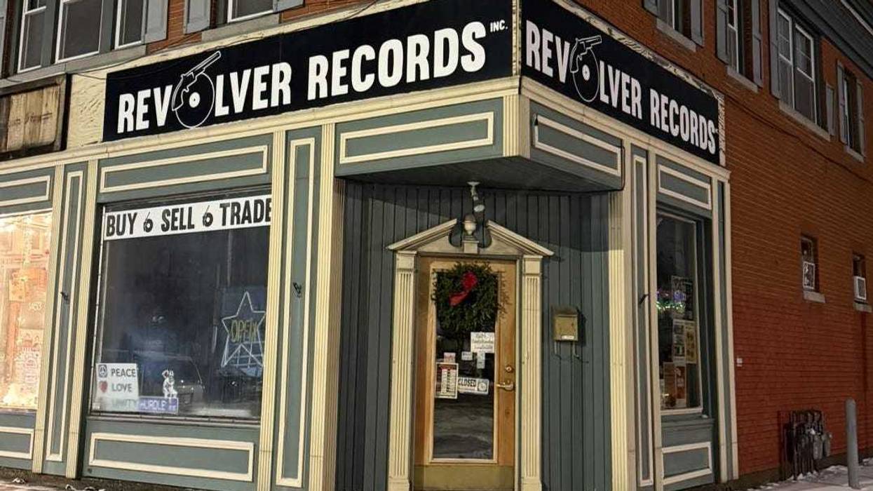 Revolver closing location