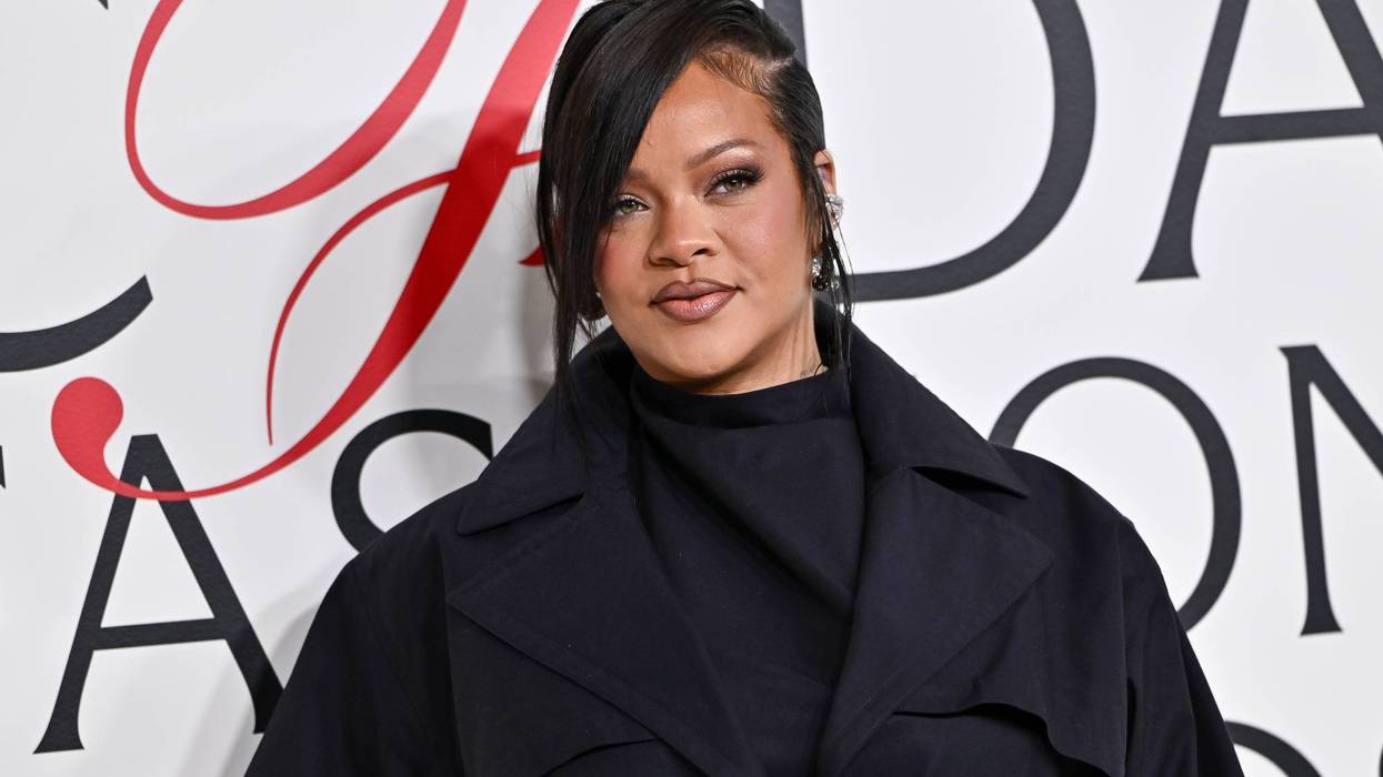 RIHANNA-DISPAROS CONTRA CASA