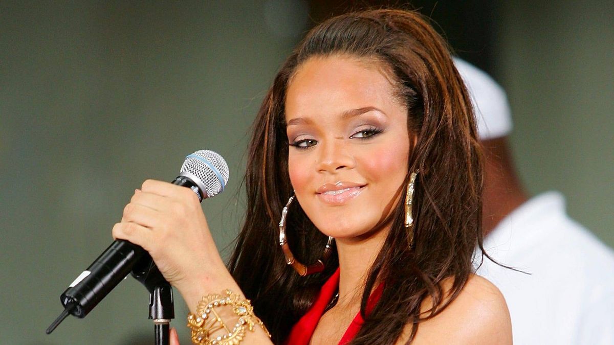 Rihanna performs on NBC's Today Show at Rockefeller Plaza July 21, 2006 in New York City.