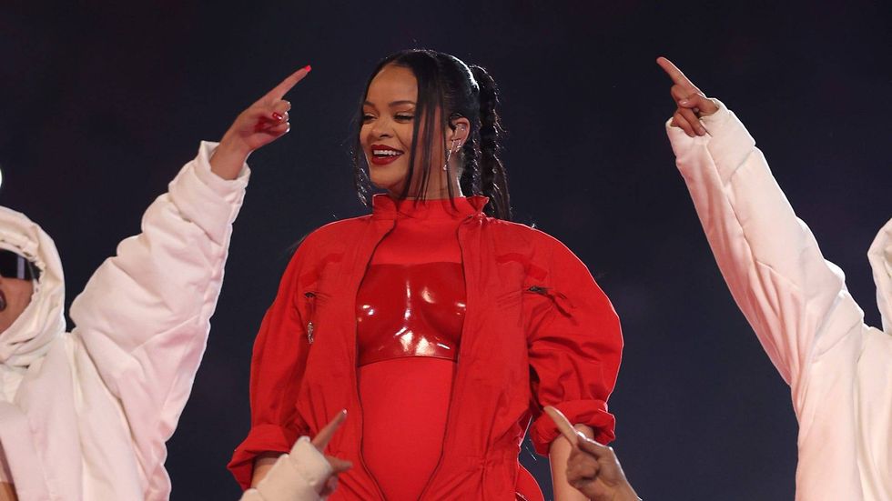 Rihanna reveals that it would be 'ridiculous' if her new album doesn't drop this year