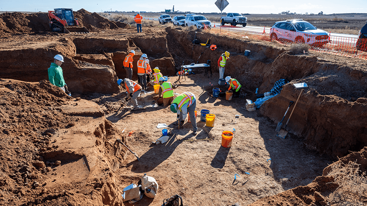Road crew uncovers Ice Age giant in Lubbock highway project
