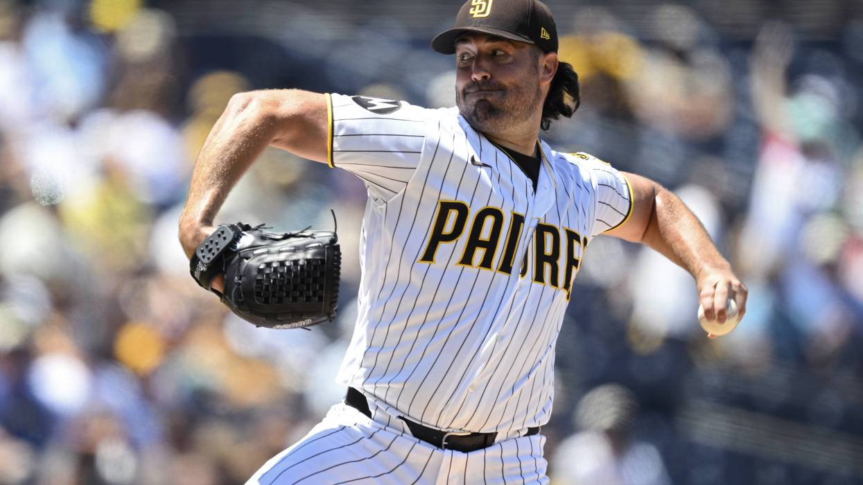 Padres drop series finale to Brewers 2-1