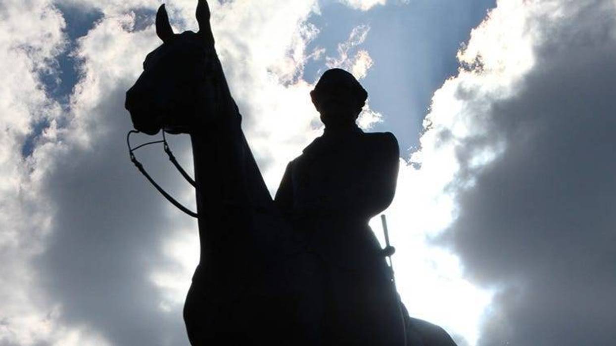 Robert E Lee Statue