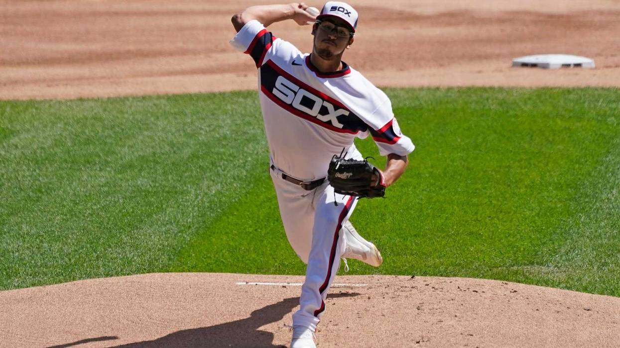 Robert hits 3-run HR in 10th, White Sox beat Royals 5-2