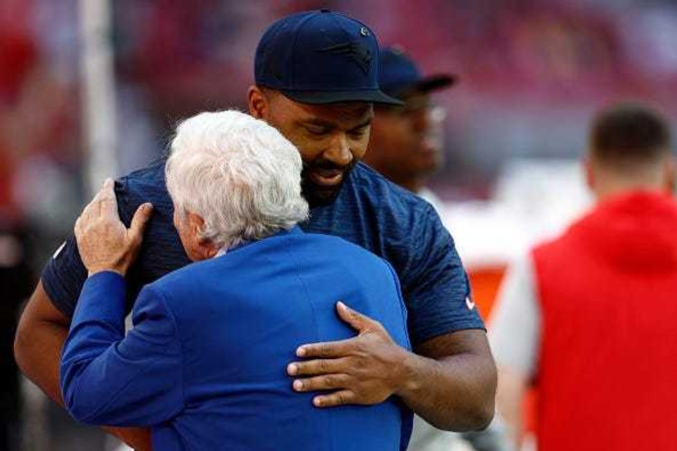 Robert Kraft and Jerod Mayo