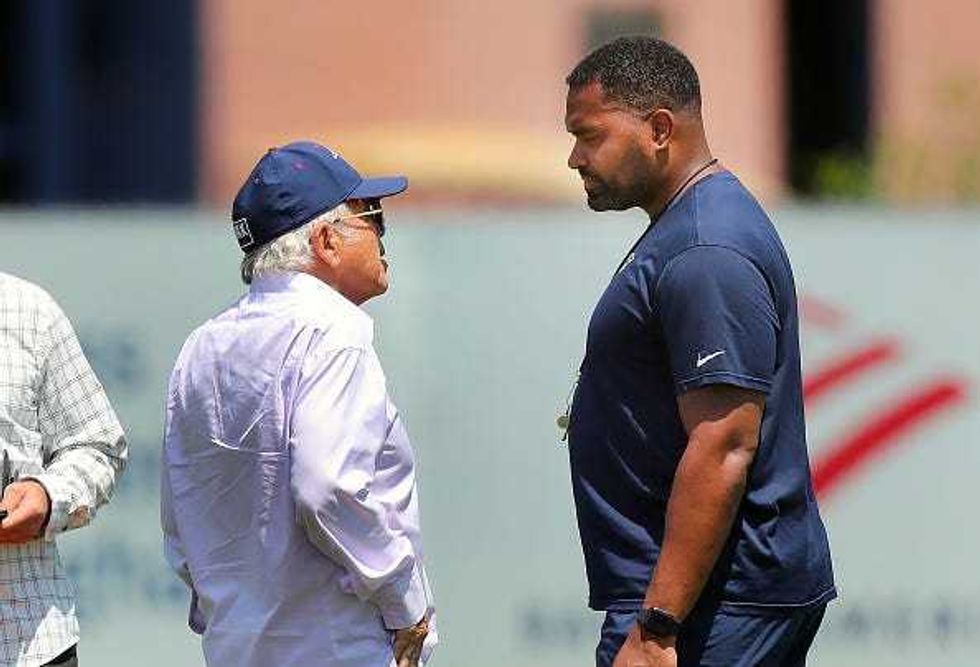 Robert Kraft and Jerod Mayo