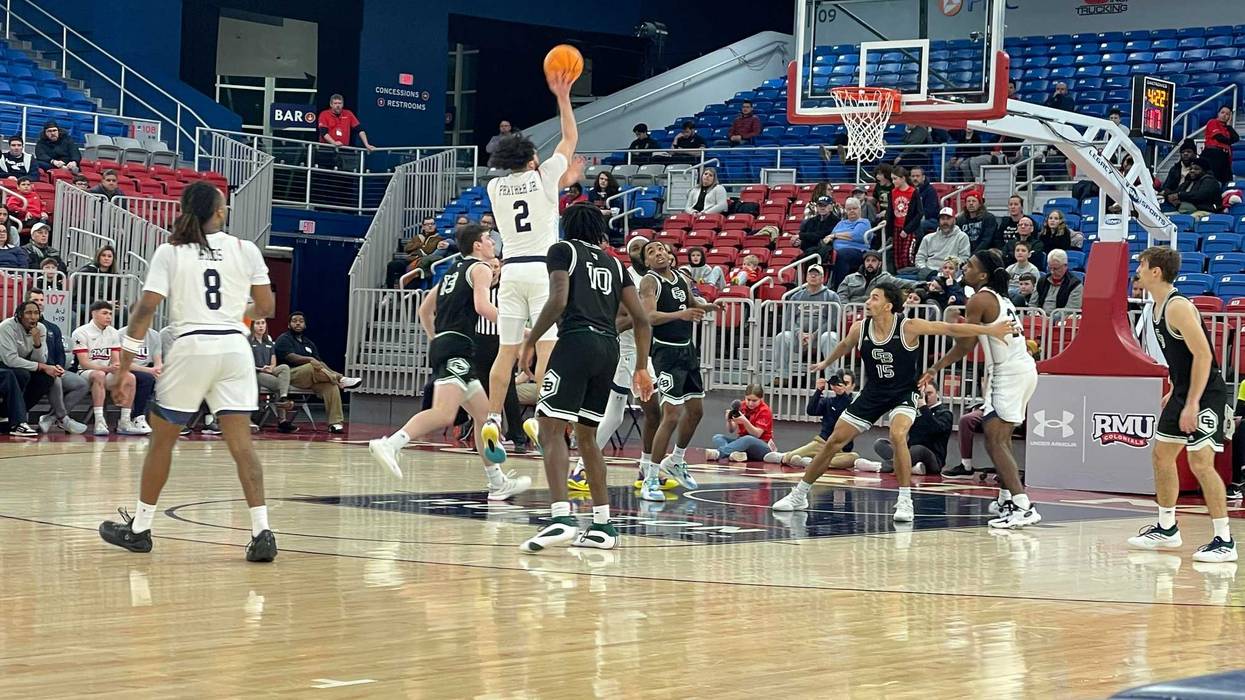 Robert Morris jump shot at home