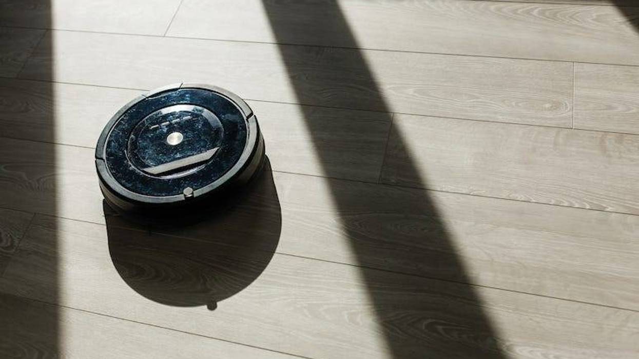 Robot, Roomba, Vacuum Cleaner, Laminate Wood Floor