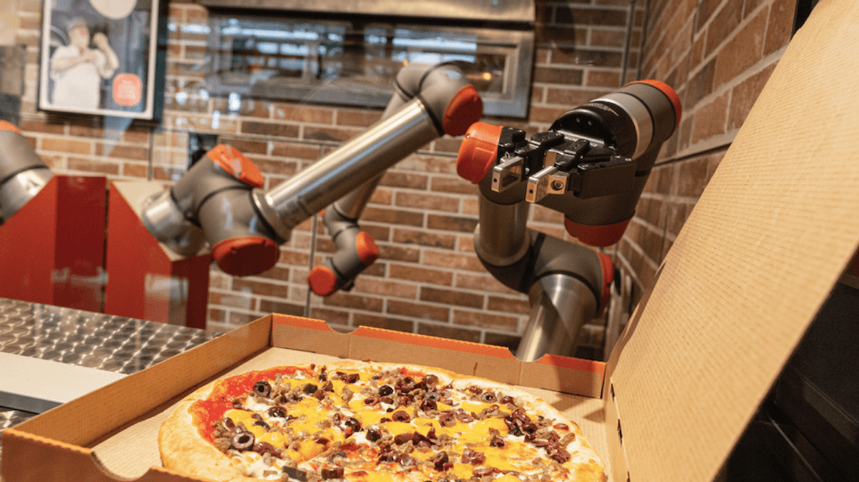 robotic pizza chef