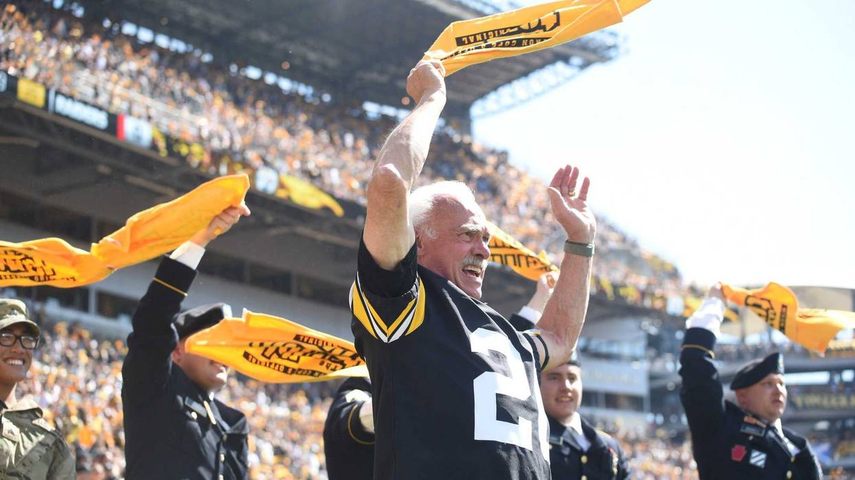 Rocky Bleier leads the Terrible Towel wave