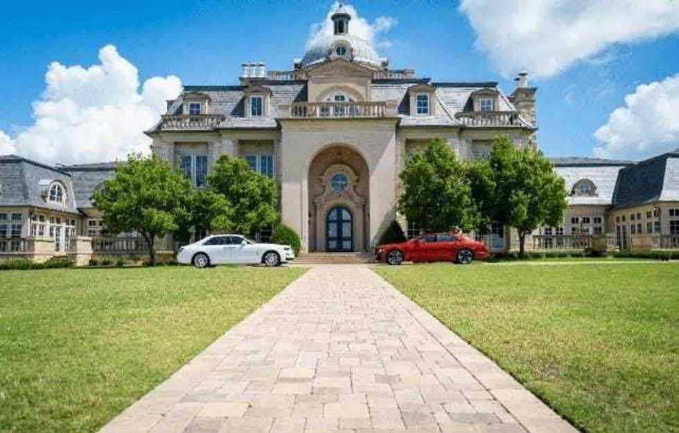 Rolls-Royce Ghost and Bentley Flying Spur W12 at The Olana