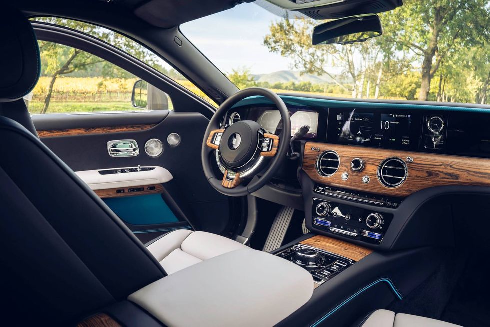Rolls-Royce-Ghost-SeriesII-Luxury-Interior