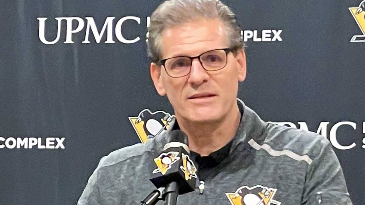 Ron Hextall at podium