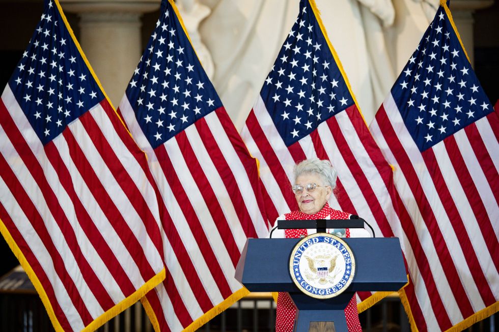 "Rosies" awarded Congressional Gold Medal