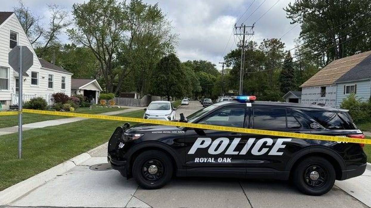 Royal Oak police blocking traffic