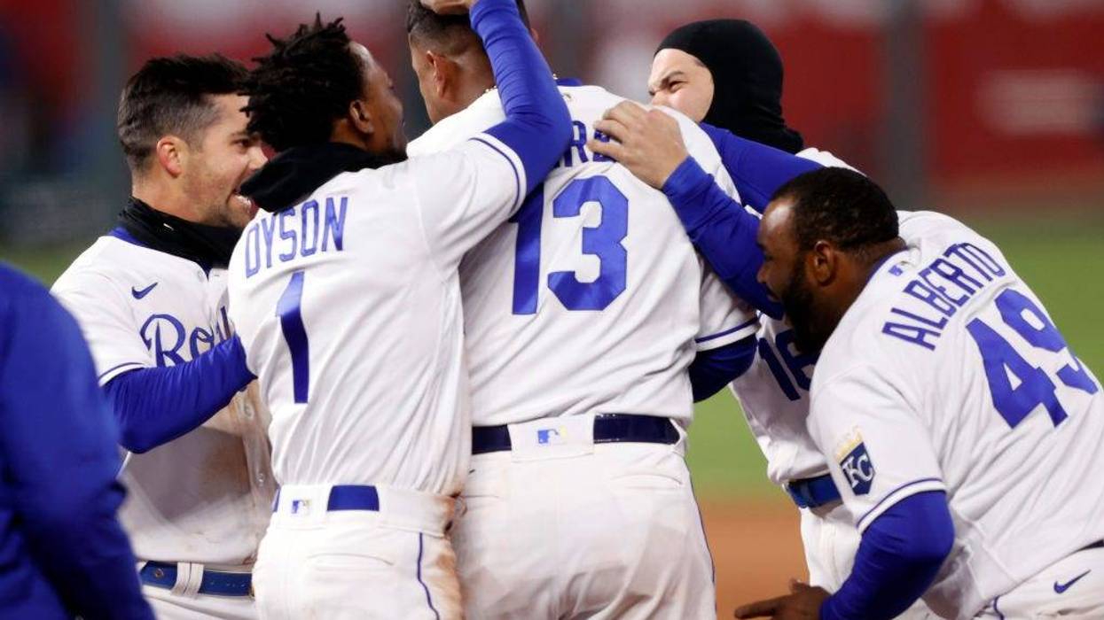 Royals walk-off Rays to complete comeback