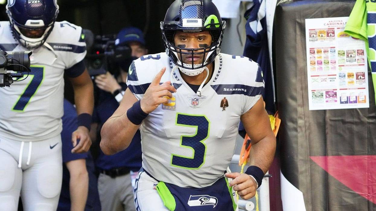 Russell Wilson takes the field in Arizona to finish the season against the Cardinals