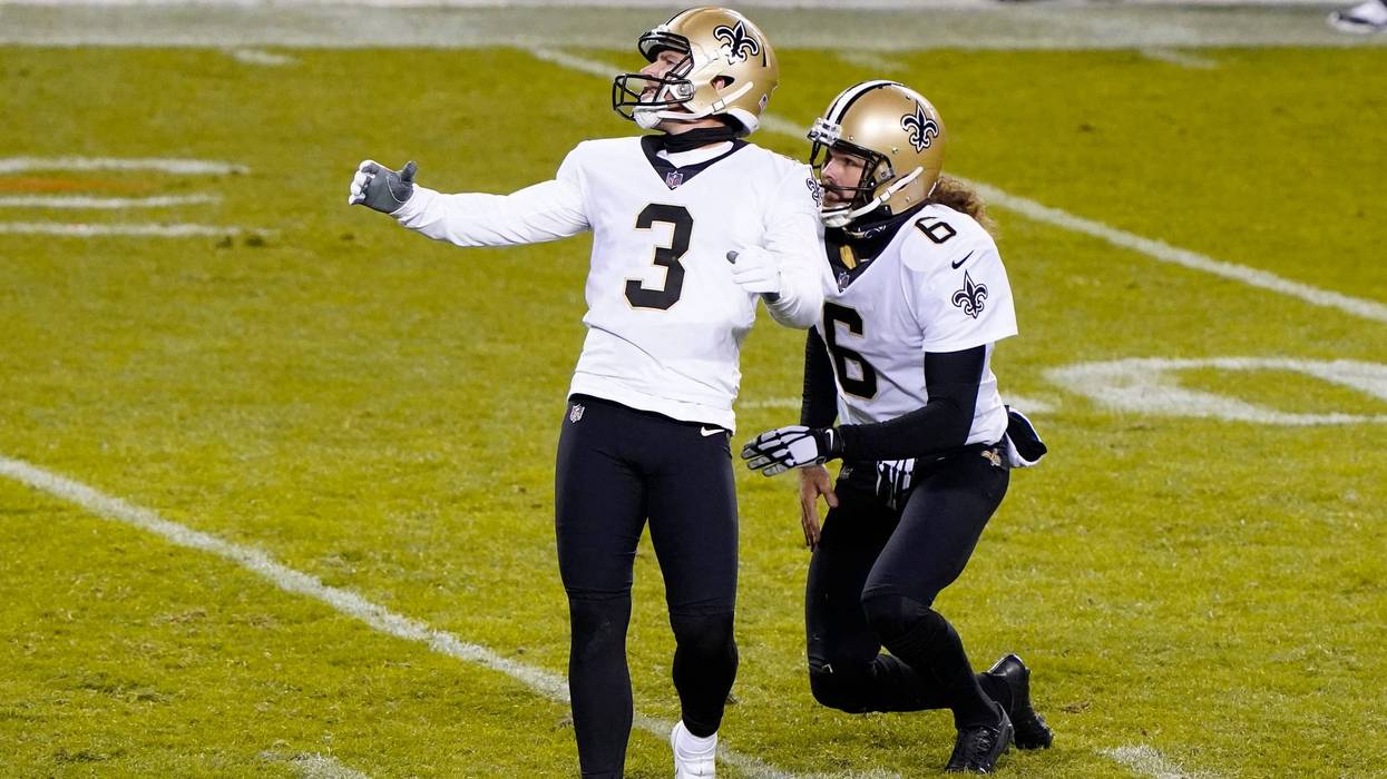 Saints kicker Wil Lutz kicking a game-winning field goal