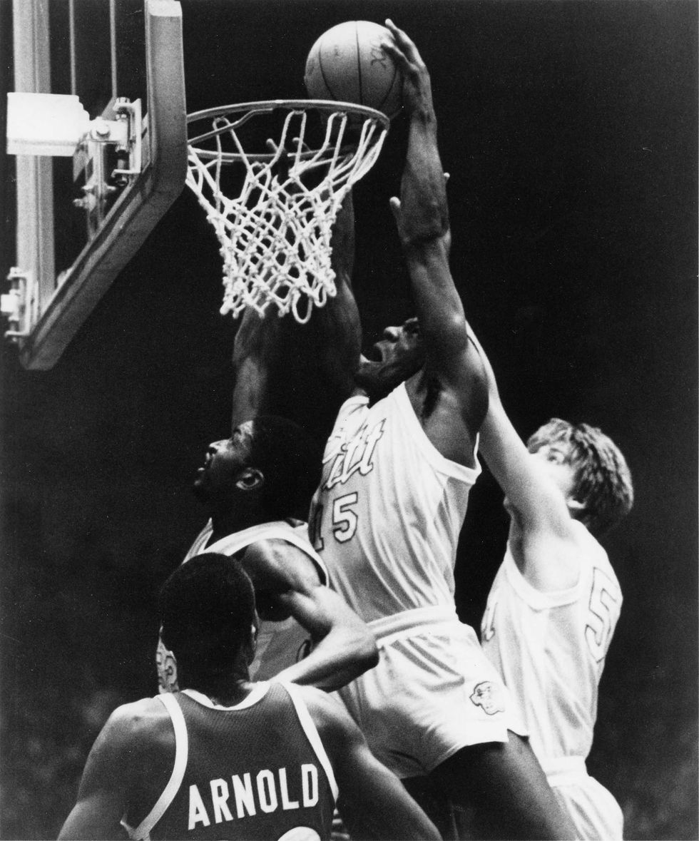 Sam Clancy dunk
