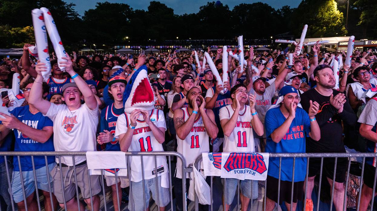 Knicks fever sweeps NYC, with the team 1 win away from an NBA title
