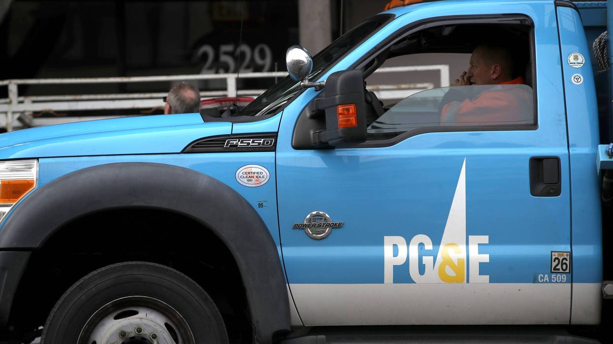 SAN FRANCISCO, CALIFORNIA - JANUARY 17: The Pacific Gas & Electric (PG&E) logo is displayed on a PG&E truck on January 17, 2019 in San Francisco, California.