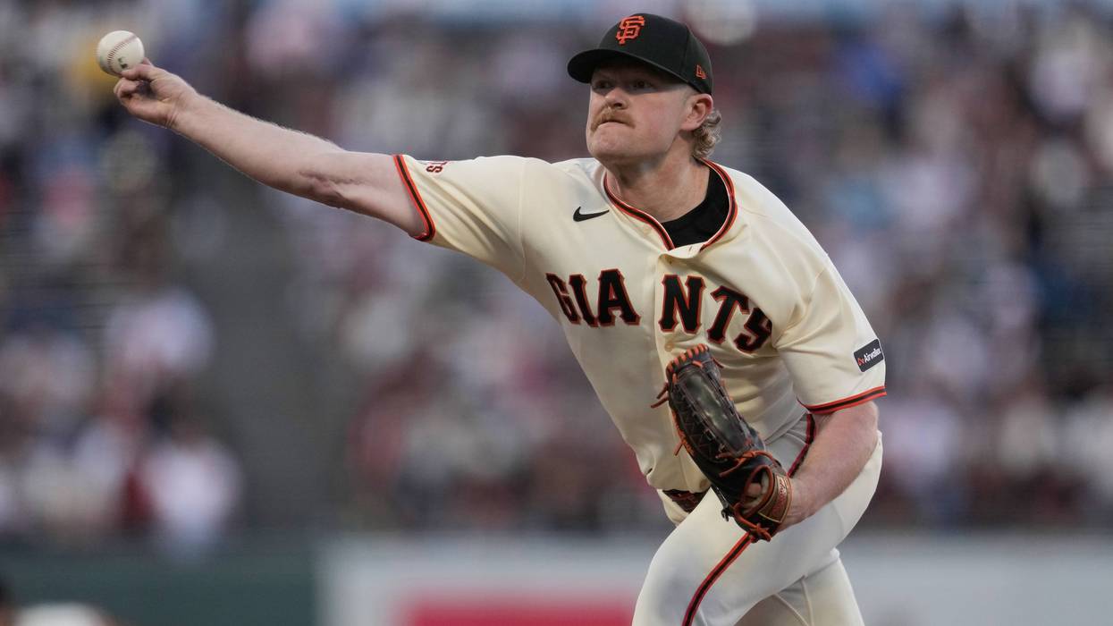 Shay Whitcomb chops a single in 11th for 1st career game-ending RBI as Giants beat Cardinals 5-4