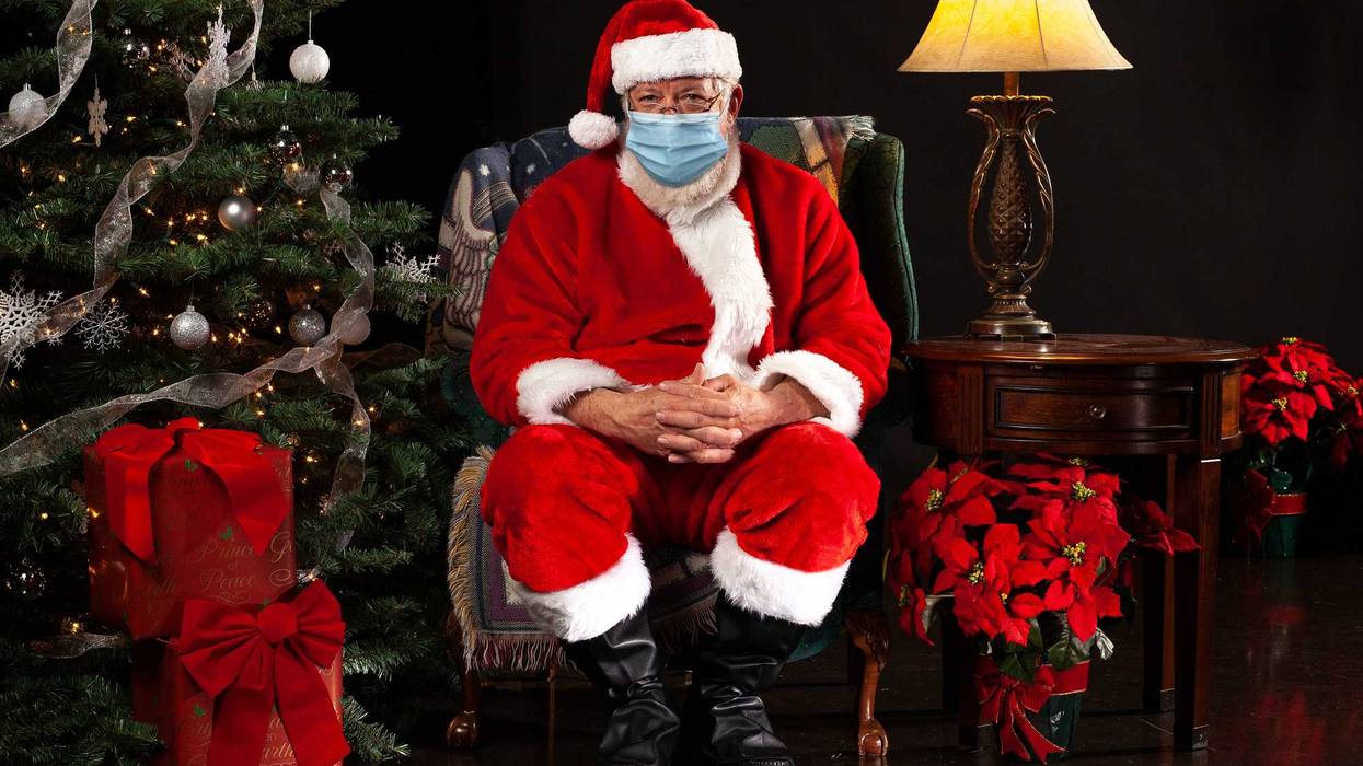 Santa visits amid COVID-19 pandemic