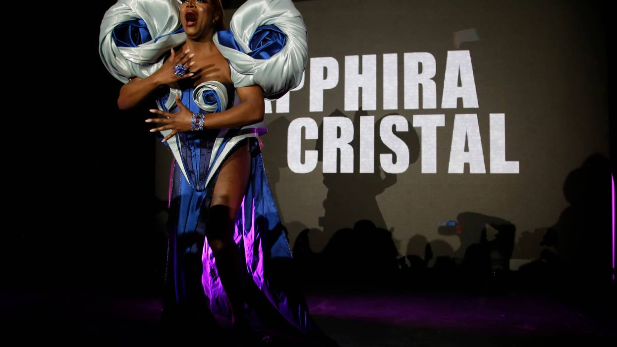 Sapphira Cristál singing at a premier