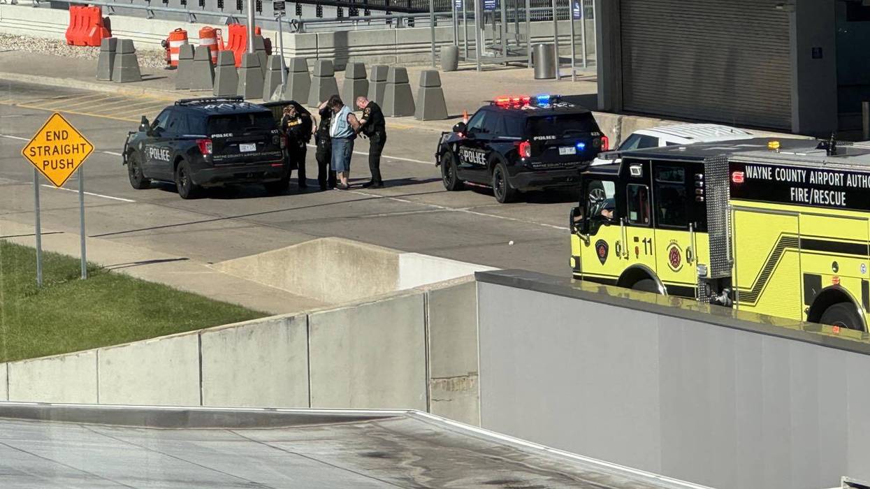 Car crashes into Evans Terminal at Detroit Metro Airport, no serious injuries