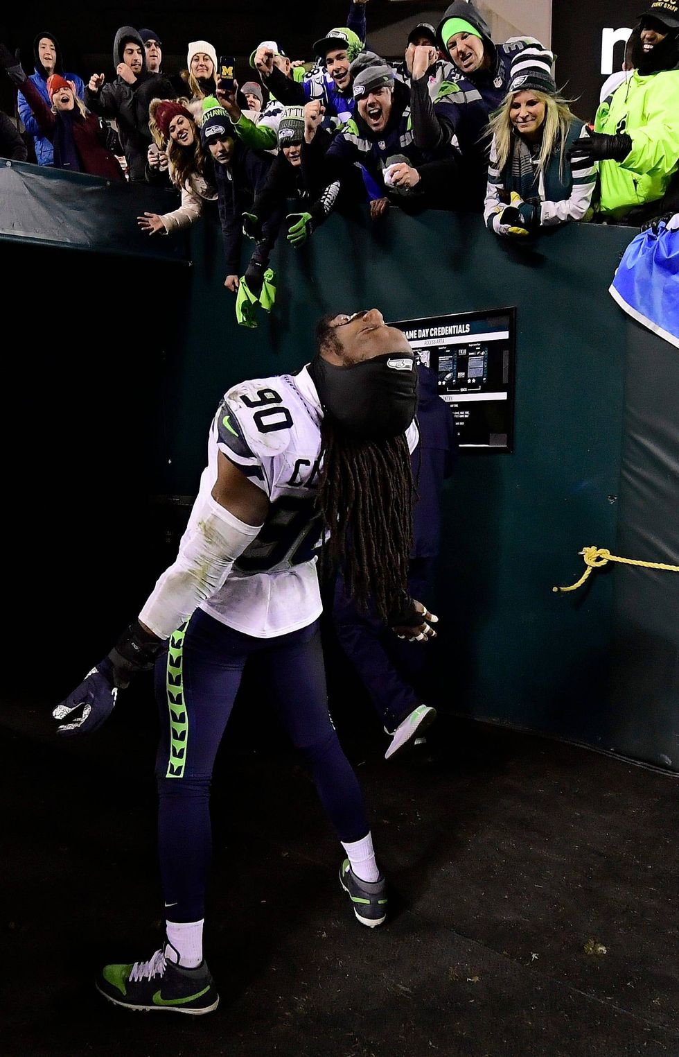 Seahawks DE Jadeveon Clowney acknowledges his fans