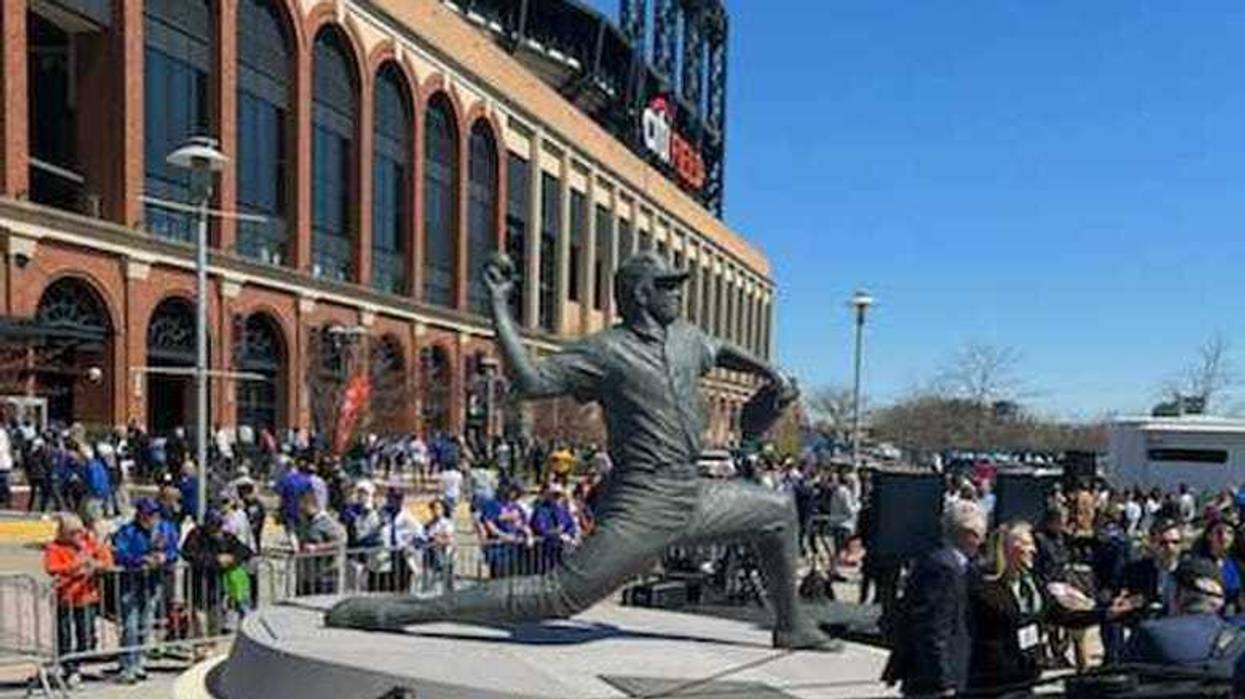 Seaver statue